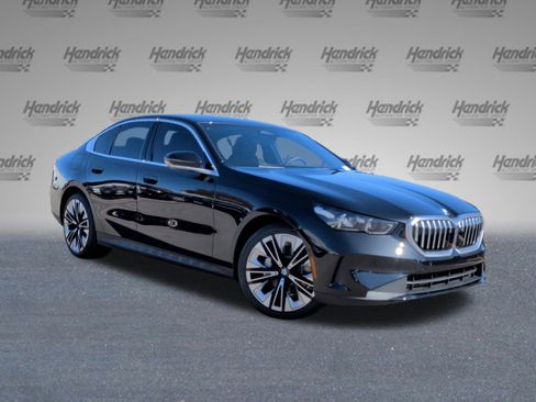 New 2026 BMW 530i w/ Premium Package image 2
