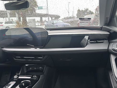 Used 2025 Audi A6 e-tron Premium Plus w/ Premium Plus image 11