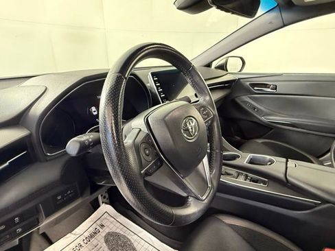 Used 2020 Toyota Avalon XSE image 15