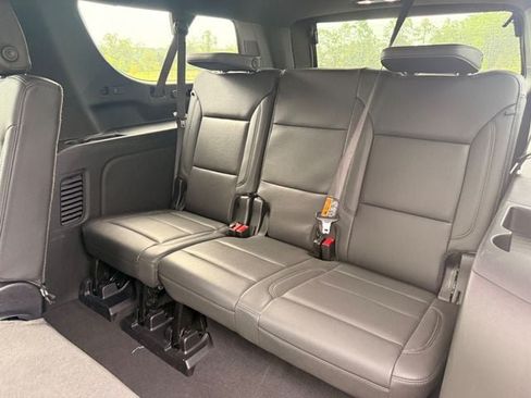 Used 2025 Chevrolet Suburban Z71 AWD/4WD image 22