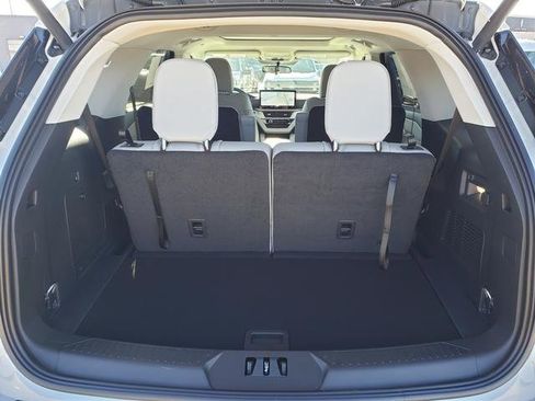 New 2026 Ford Explorer Active image 8