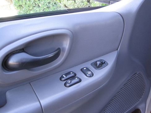 Used 2003 Ford F150 XLT RWD image 18