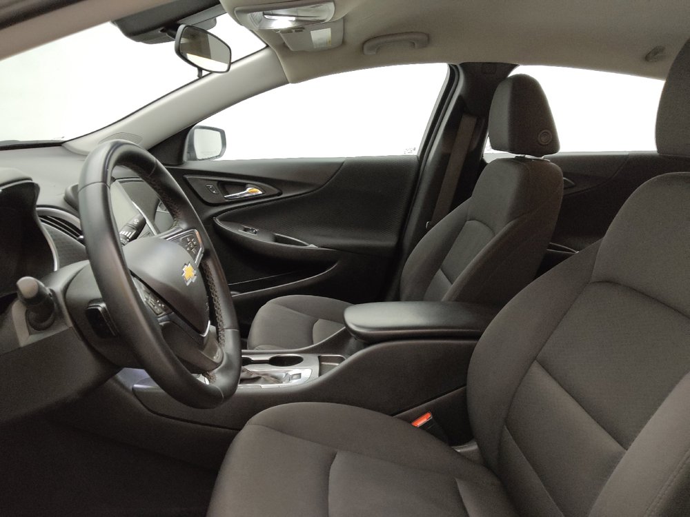 Used 2025 Chevrolet Malibu RS FWD image 17