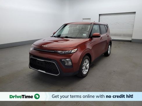 Used 2022 Kia Soul LX w/ Technology Package FWD image 1