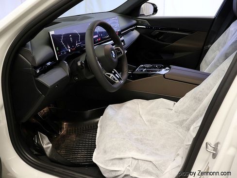 New 2026 BMW 530i xDrive w/ M Sport Package image 11