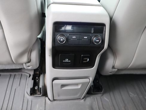 Used 2018 GMC Acadia SLT AWD/4WD image 13