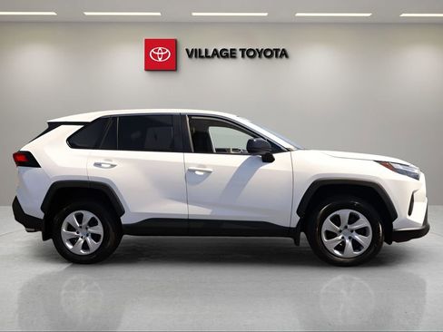 Used 2025 Toyota RAV4 LE AWD/4WD image 6