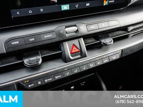 Used 2025 Kia K4 LXS image 37