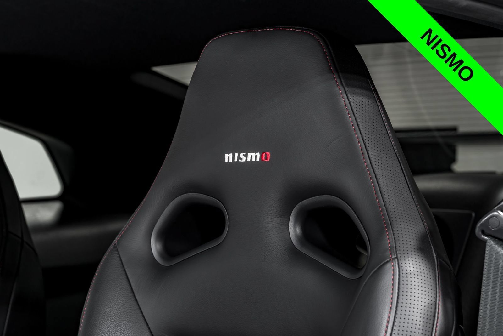 Used 2016 Nissan GT-R NISMO AWD/4WD image 19