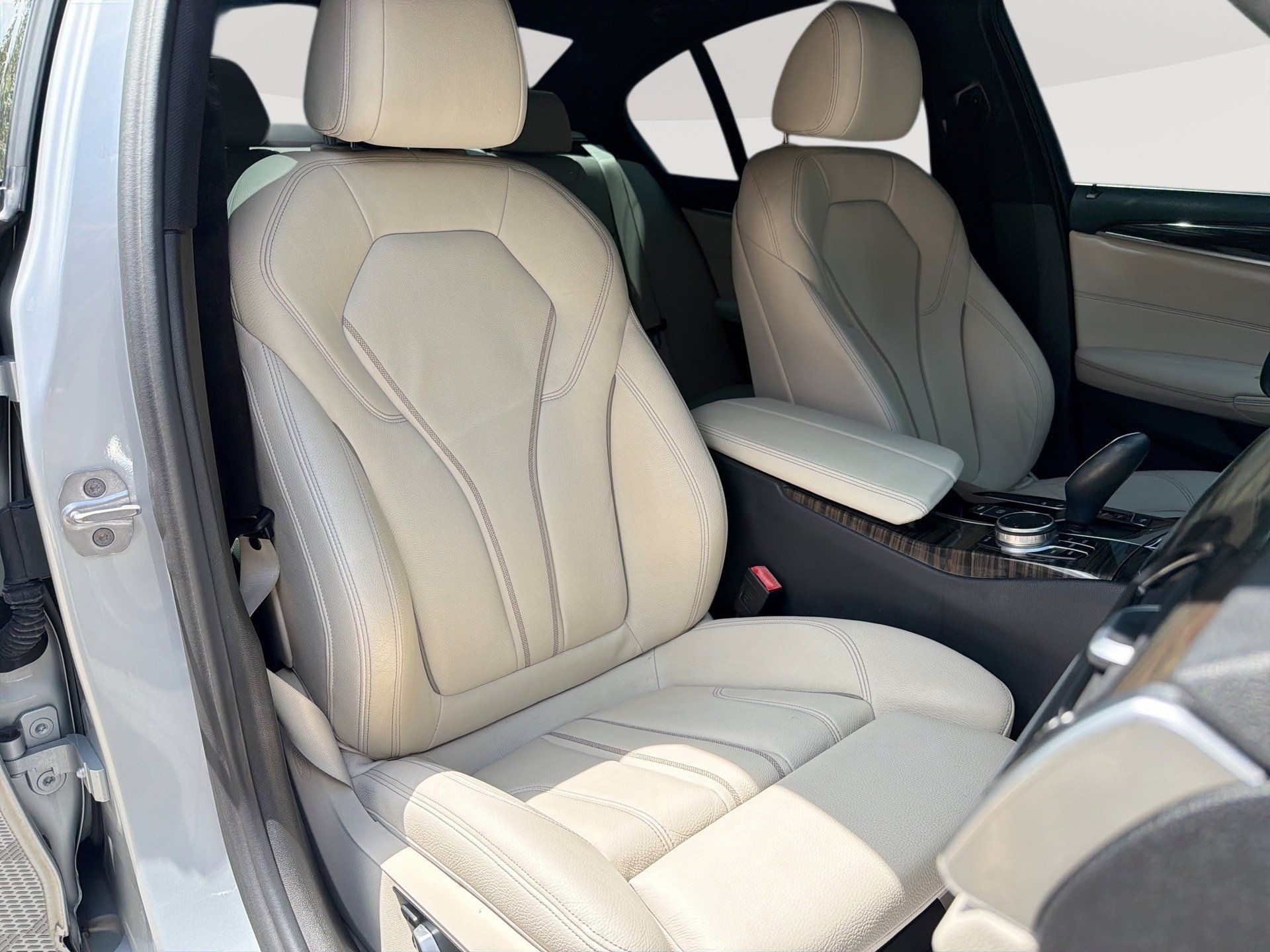 Used 2018 BMW 540i RWD image 28