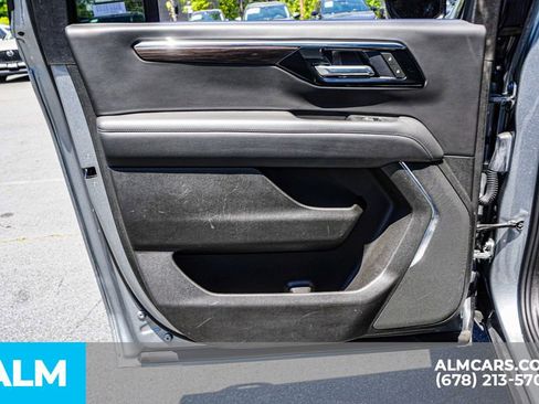 Used 2025 Chevrolet Suburban Z71 AWD/4WD image 53