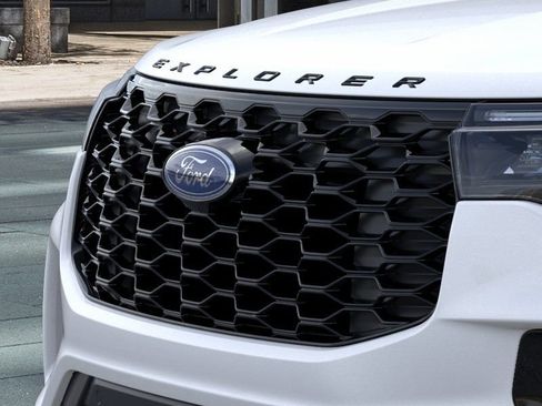 New 2026 Ford Explorer ST-Line AWD/4WD image 17