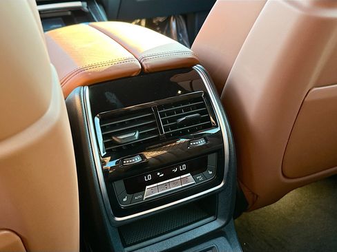 New 2027 BMW X7 xDrive40i w/ Executive Package AWD/4WD image 19