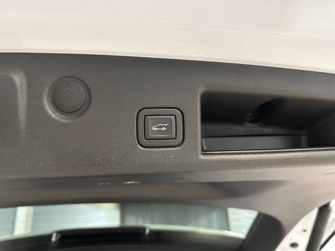 Certified 2024 Chevrolet Equinox LT image 25