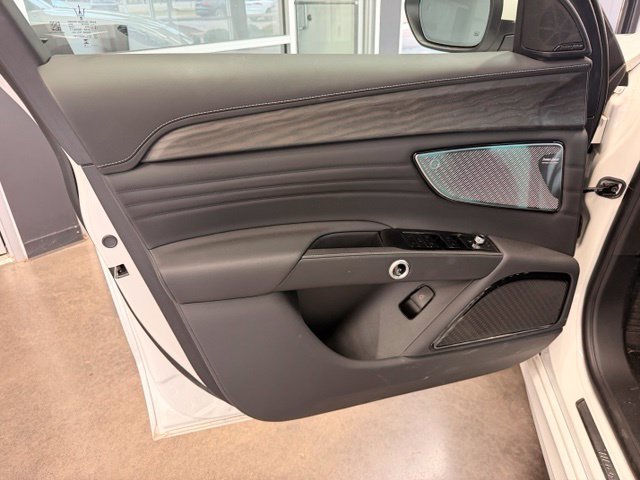 Used 2025 Maserati Grecale Modena AWD/4WD image 16