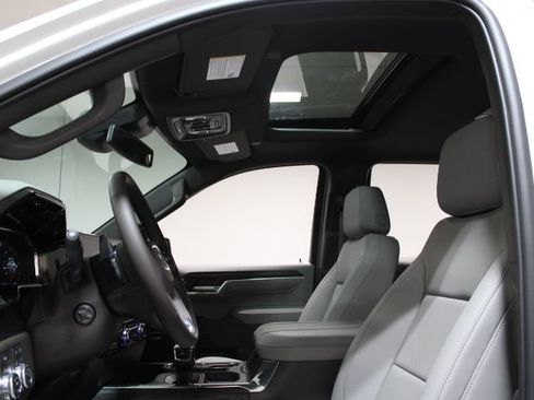 New 2026 GMC Sierra 1500 SLT w/ SLT Premium Plus Package image 4