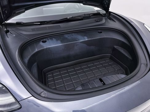 Used 2023 Tesla Model 3 Performance image 9