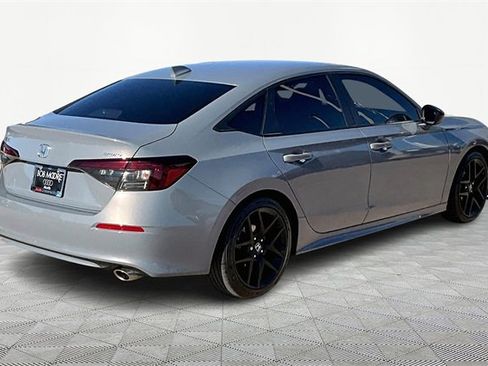 Used 2025 Honda Civic Sport image 2