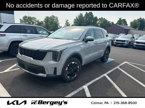 Used 2025 Kia Sorento S w/ Panoramic Sunroof Package AWD/4WD image 2