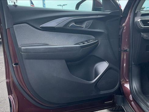 Used 2023 Chevrolet TrailBlazer LT w/ Convenience Package FWD image 27