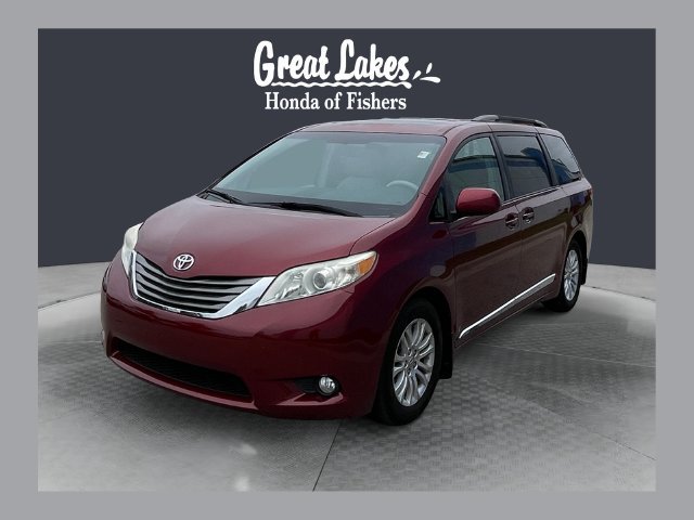Used 2012 Toyota Sienna XLE FWD image 1