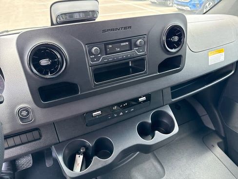 New 2025 Mercedes-Benz Sprinter 2500 image 24