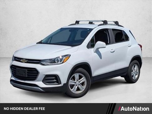 Used 2020 Chevrolet Trax LT FWD image 1