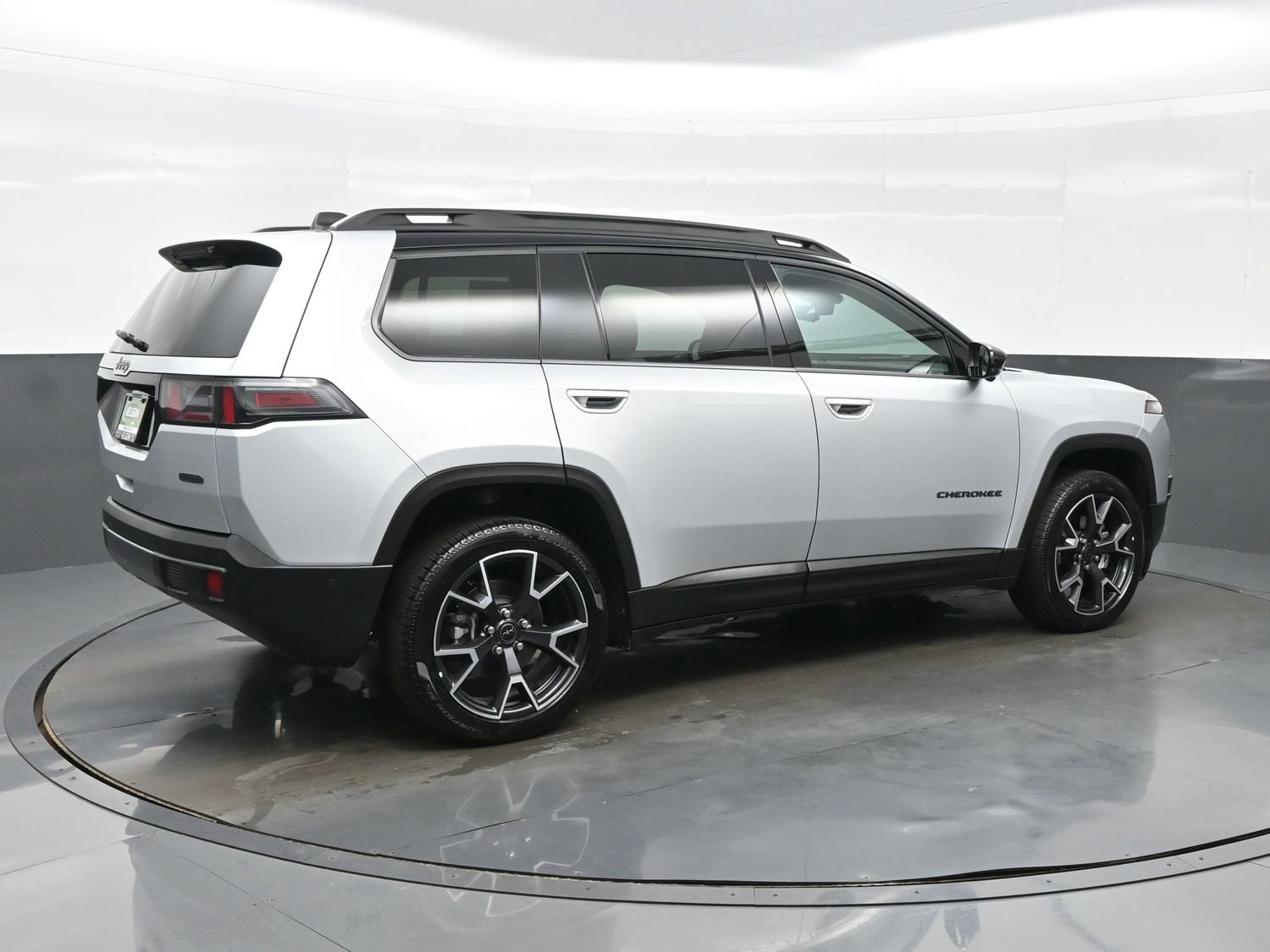 Used 2026 Jeep Cherokee Overland w/ Advanced Pro Tech Group AWD/4WD image 8