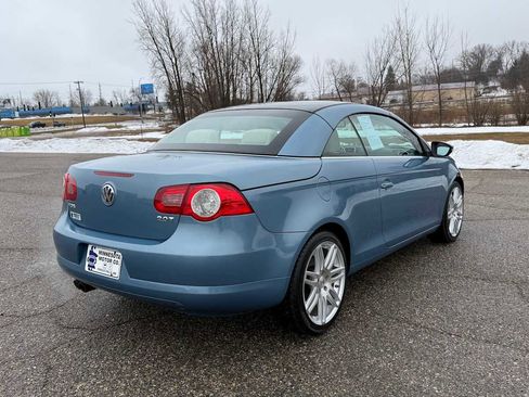 Used 2010 Volkswagen Eos Lux image 4