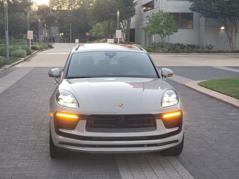 Used 2023 Porsche Macan image 39