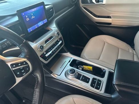 Used 2021 Ford Explorer XLT w/ Equipment Group 202A image 26