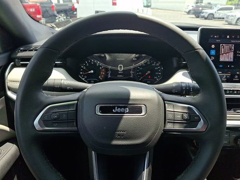 Used 2025 Jeep Compass Limited AWD/4WD image 18