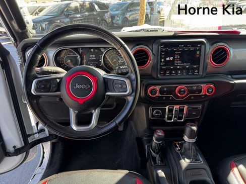 Used 2021 Jeep Wrangler Unlimited Sahara w/ Uconnect 4C Nav & Sound Group image 15