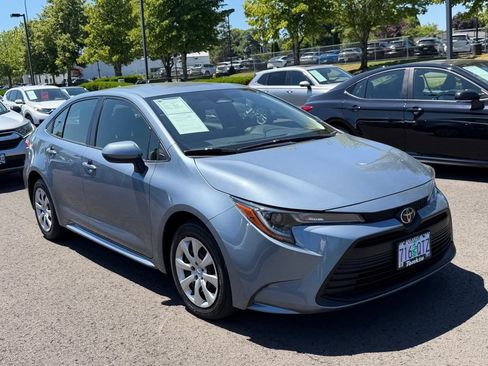 Used 2023 Toyota Corolla LE FWD image 2