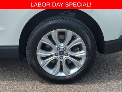 Used 2022 Ford Edge Titanium w/ Equipment Group 301A AWD/4WD image 13