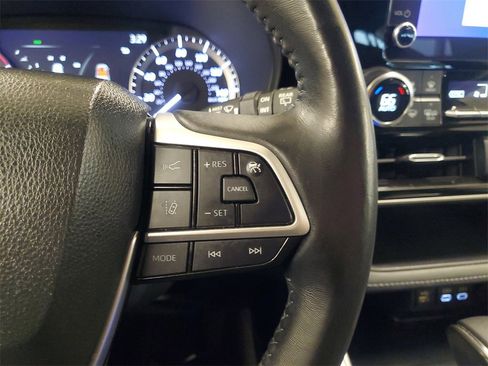Certified 2023 Toyota Highlander LE image 22