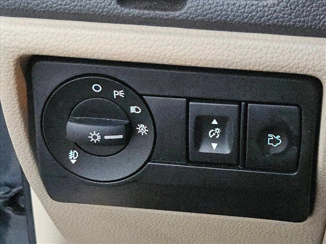Used 2011 Ford Fusion SEL w/ 302A Rapid Spec Order Code FWD image 14