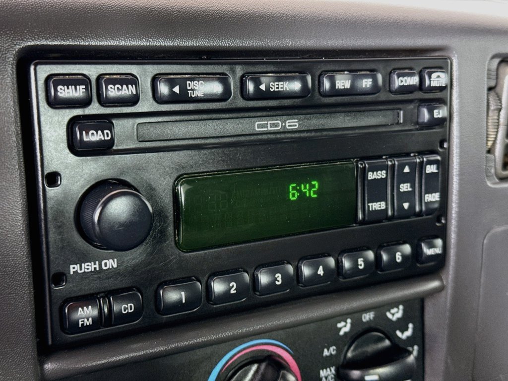 Used 2002 Ford F250 XLT AWD/4WD image 13