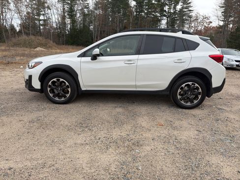 Used 2021 Subaru Crosstrek 2.0i Premium w/ Moonroof Package image 4
