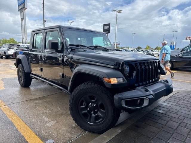 Used 2023 Jeep Gladiator Sport AWD/4WD image 2