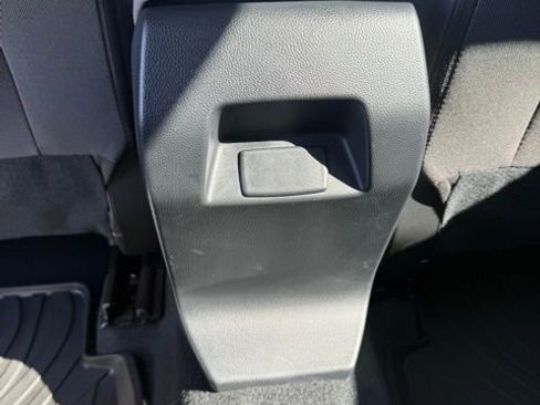 Used 2024 Subaru Crosstrek 2.0i image 35