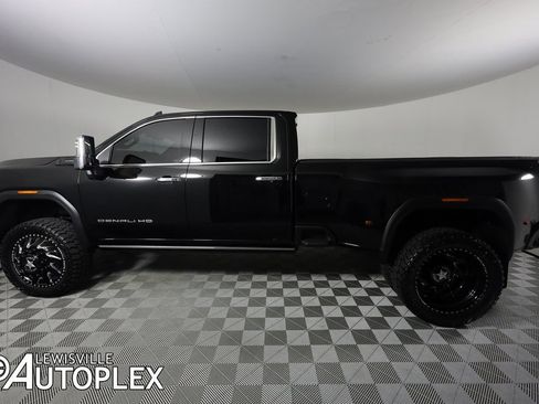 Used 2024 GMC Sierra 3500 Denali Ultimate image 10