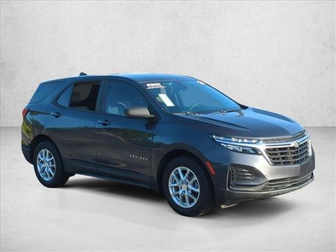 Used 2022 Chevrolet Equinox LS w/ Driver Confidence II Package FWD image 3
