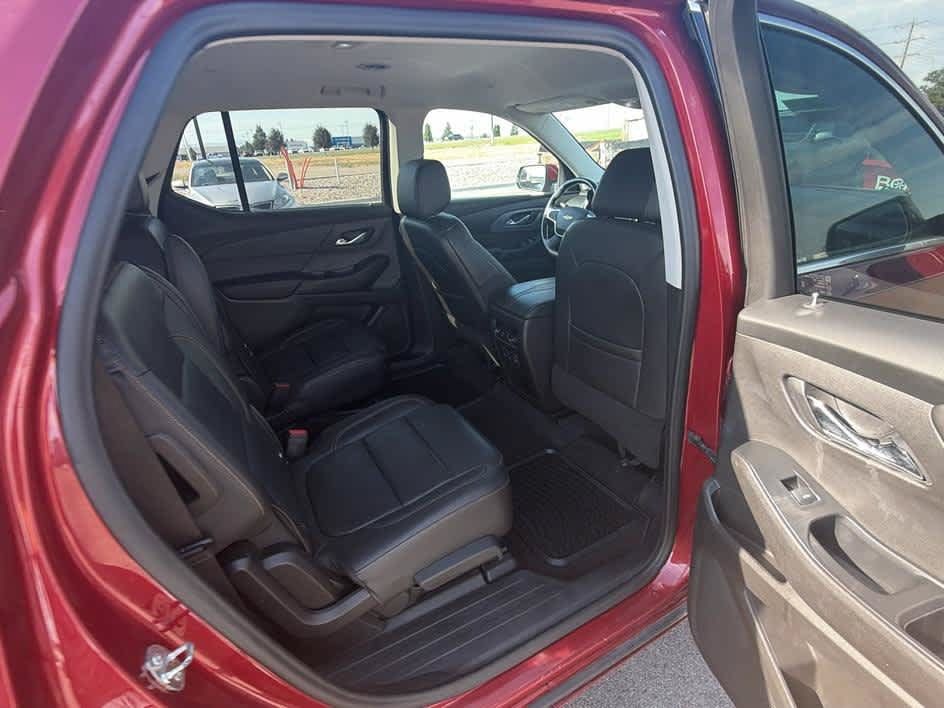 Used 2021 Chevrolet Traverse Premier AWD/4WD image 25