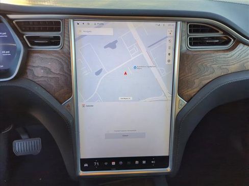 Used 2018 Tesla Model X 100D image 16