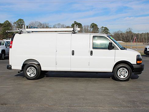 Used 2025 Chevrolet Express 2500 Extended w/ Communications Package image 7