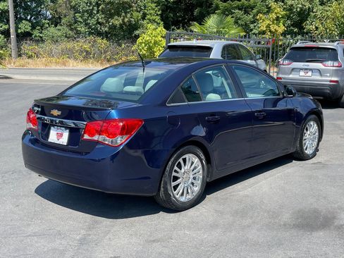 Used 2011 Chevrolet Cruze Eco image 7