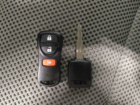 Used 2017 Nissan Frontier SV image 32