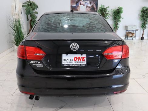 Used 2014 Volkswagen Jetta SE FWD image 4