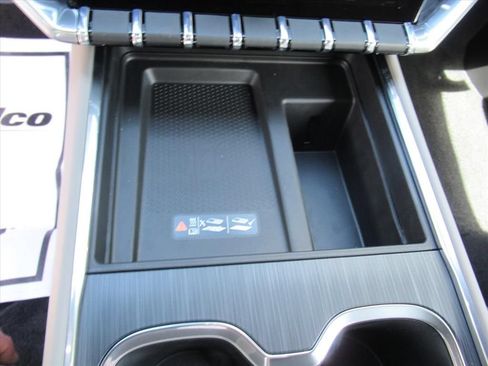 New 2026 GMC Acadia Elevation FWD image 17